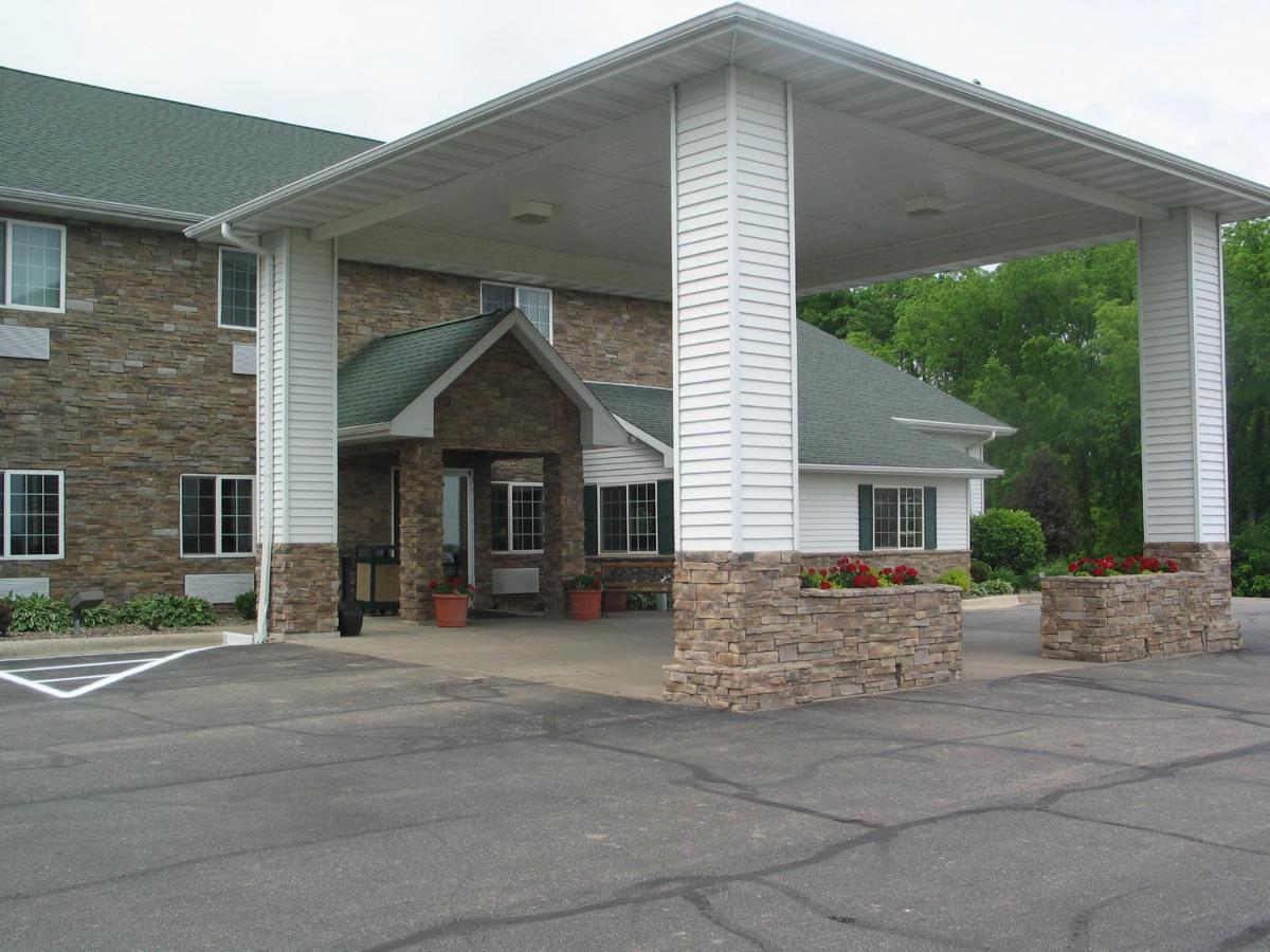 | Savanna Inn & Suites