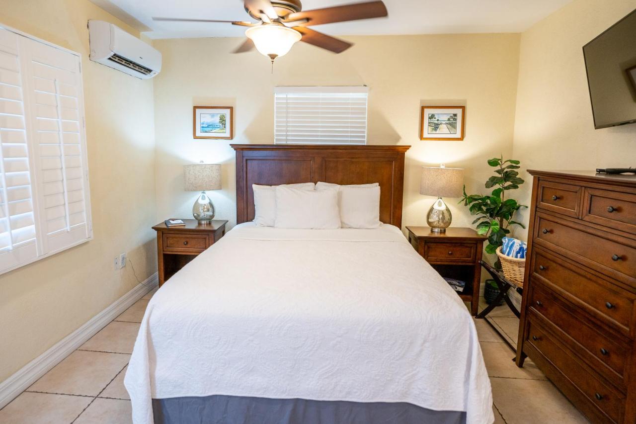 Queen Studio Unit 102 at The Capri at Siesta
