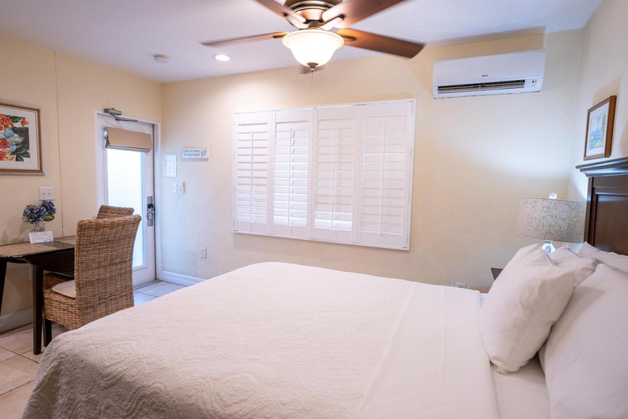Queen Studio Unit 102 at The Capri at Siesta