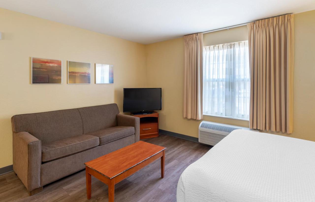 Deluxe studio 1 Queen Bed Non-Smoking at Extended Stay America Suites - Norfolk - Virginia Beach