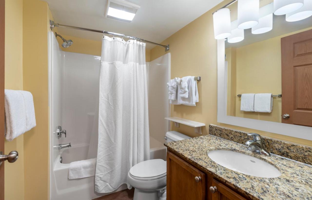 Deluxe studio 1 Queen Bed Non-Smoking at Extended Stay America Suites - Norfolk - Virginia Beach