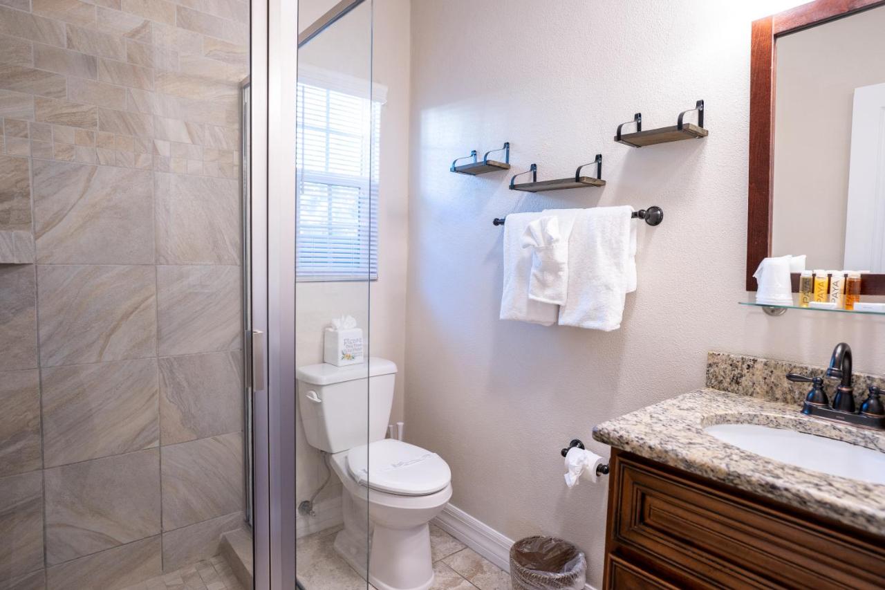 Deluxe Suite Unit 107 at The Capri at Siesta