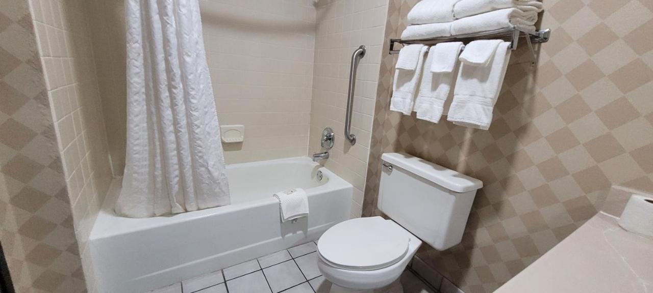 King Room - Non-Smoking at Quality Inn & Suites Columbia I-70