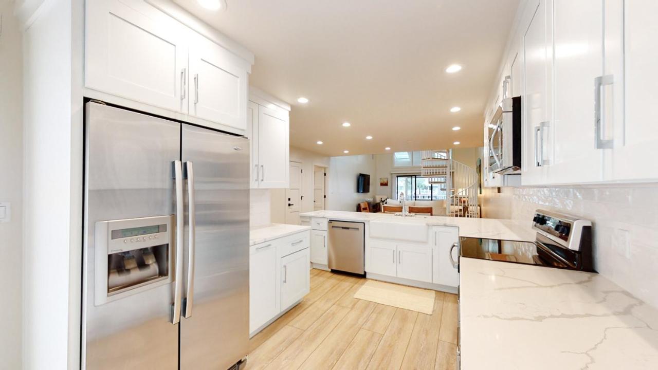 | 487 Captain's Cove