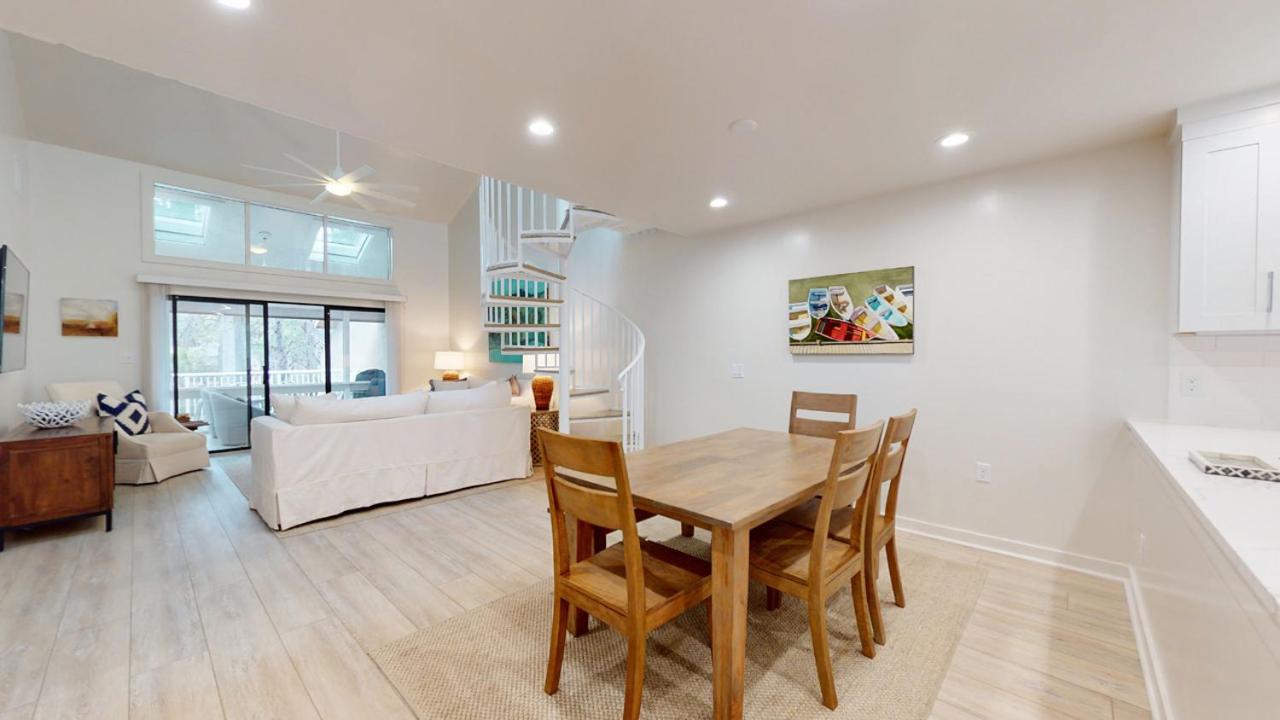| 487 Captain's Cove