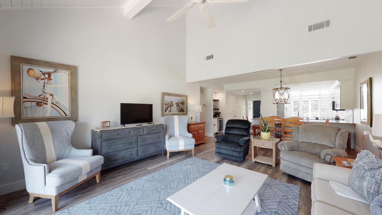 | 934 Inverness Village