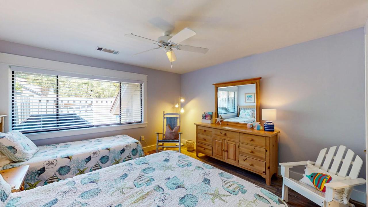 | 934 Inverness Village