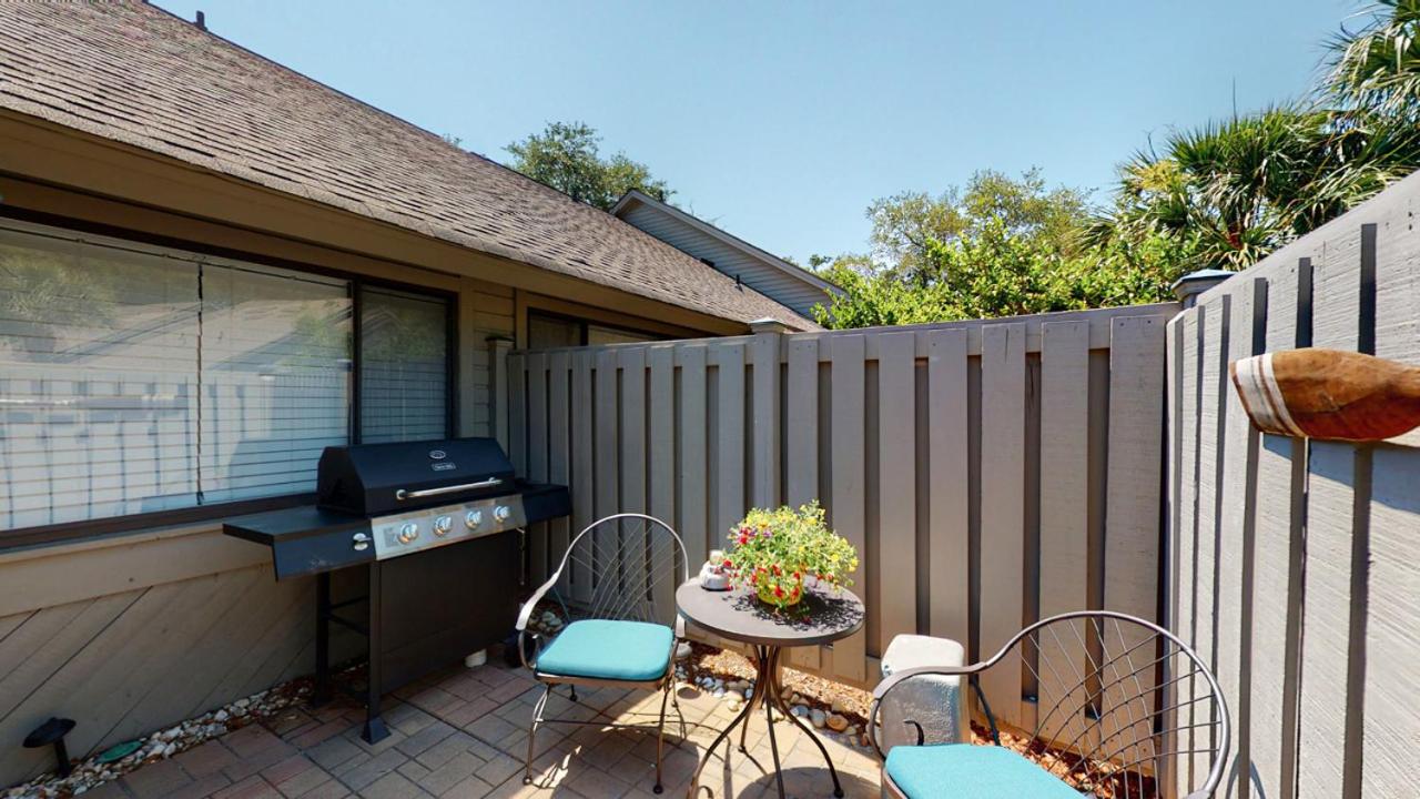 | 934 Inverness Village