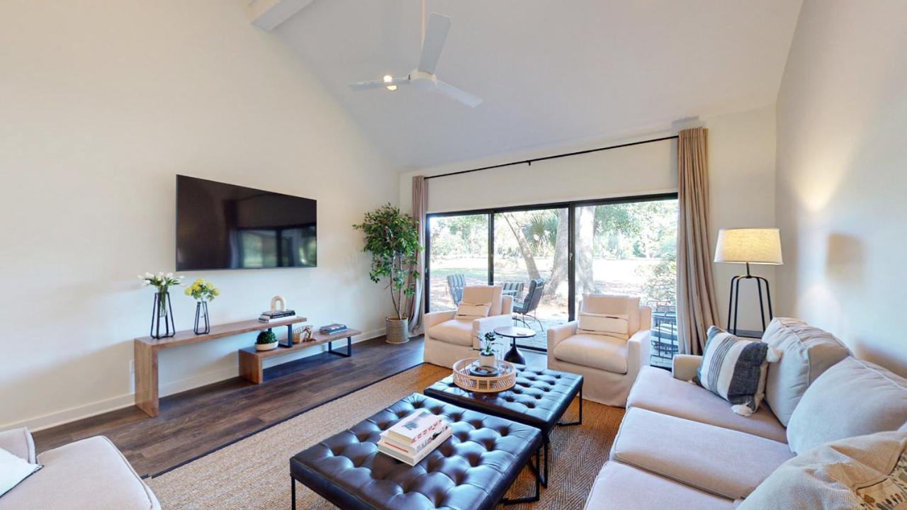 | 956 Inverness Village