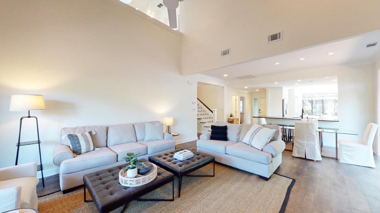 | 956 Inverness Village