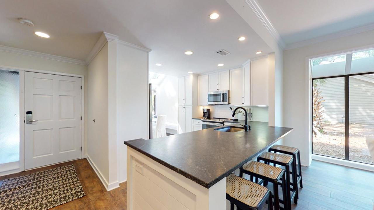 | 956 Inverness Village