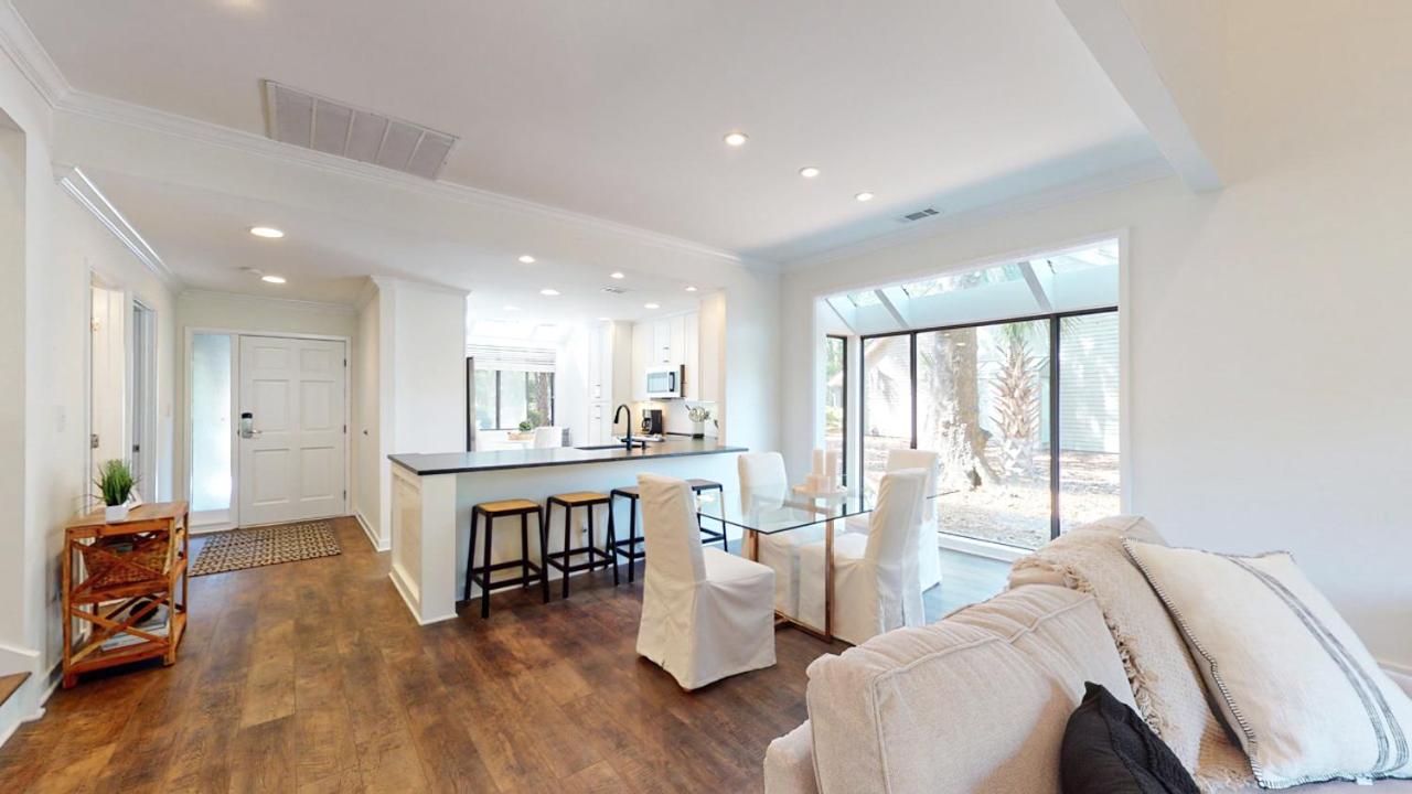 | 956 Inverness Village