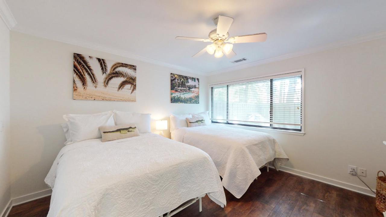 | 956 Inverness Village