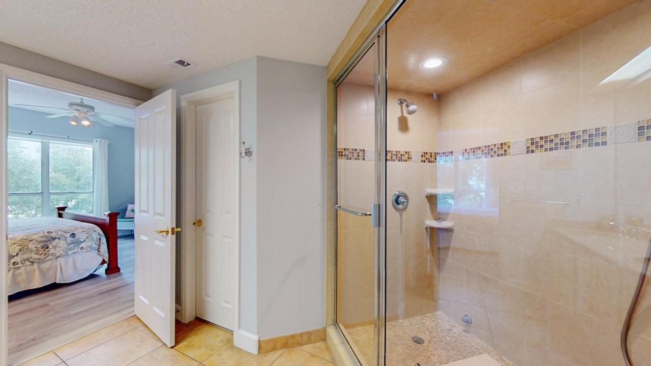  | 406 Windsor Place