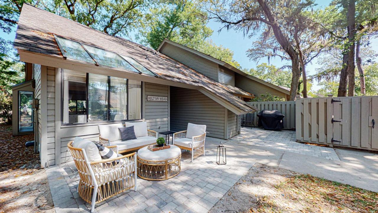 | 956 Inverness Village