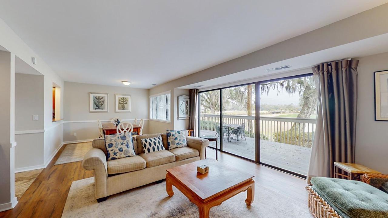 | 910 Inverness Village