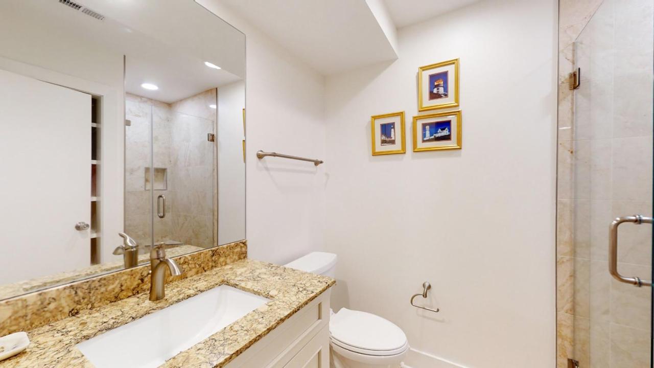 | 910 Inverness Village