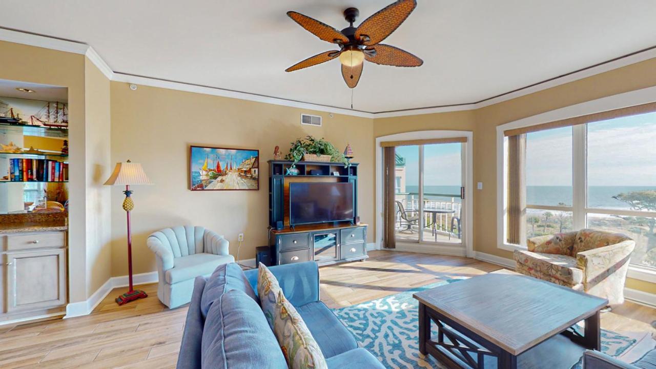 | 4505 Windsor Court North