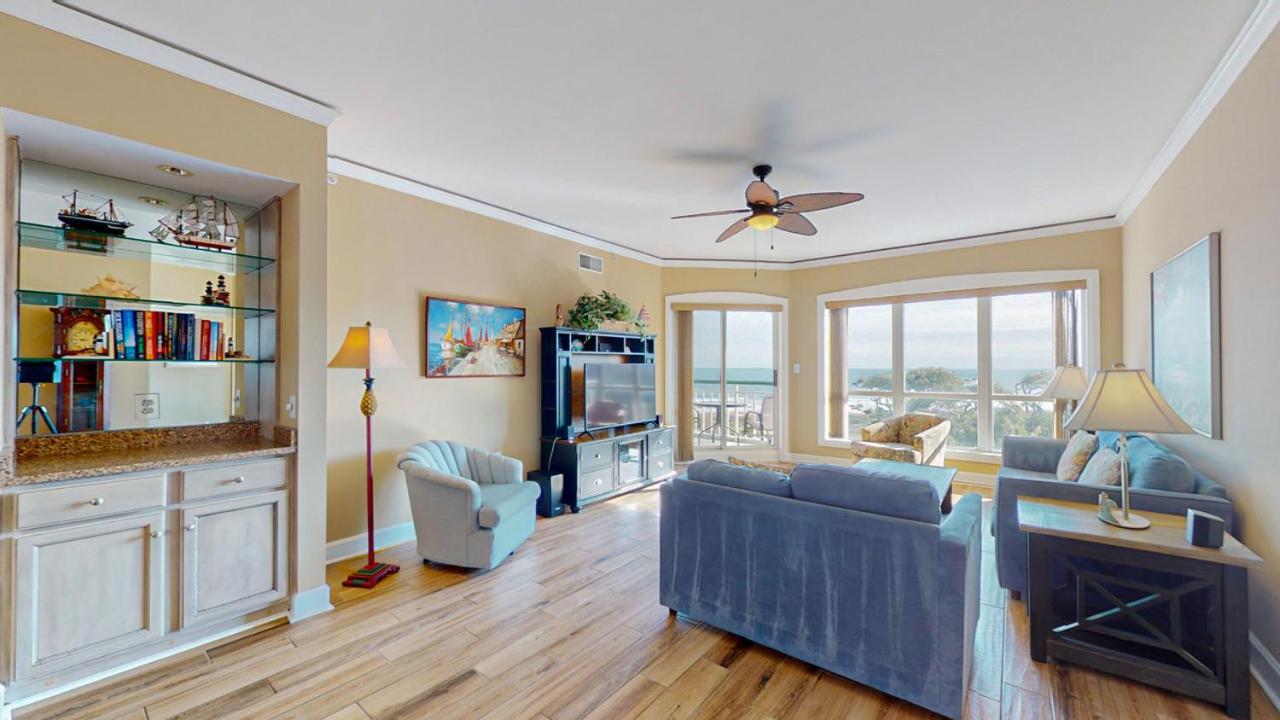 | 4505 Windsor Court North