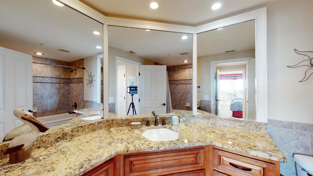 | 4505 Windsor Court North