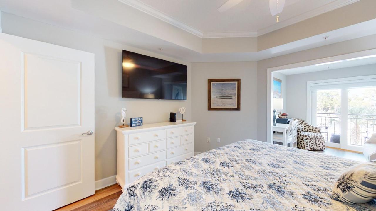  | 210 Mainsail