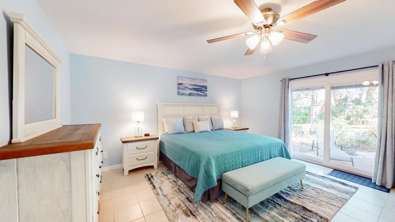  | 525 Queens Grant
