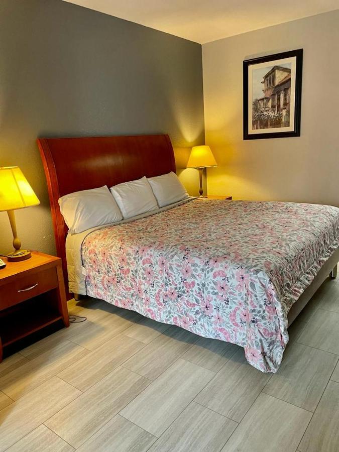 | American Way Inn & Suites
