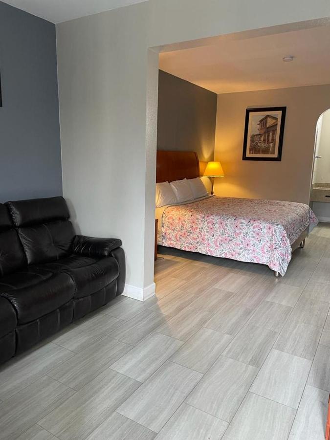 | American Way Inn & Suites