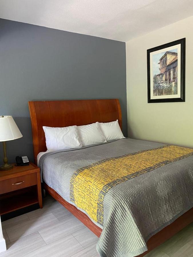 | American Way Inn & Suites