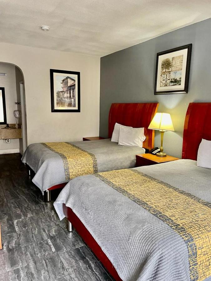 | American Way Inn & Suites
