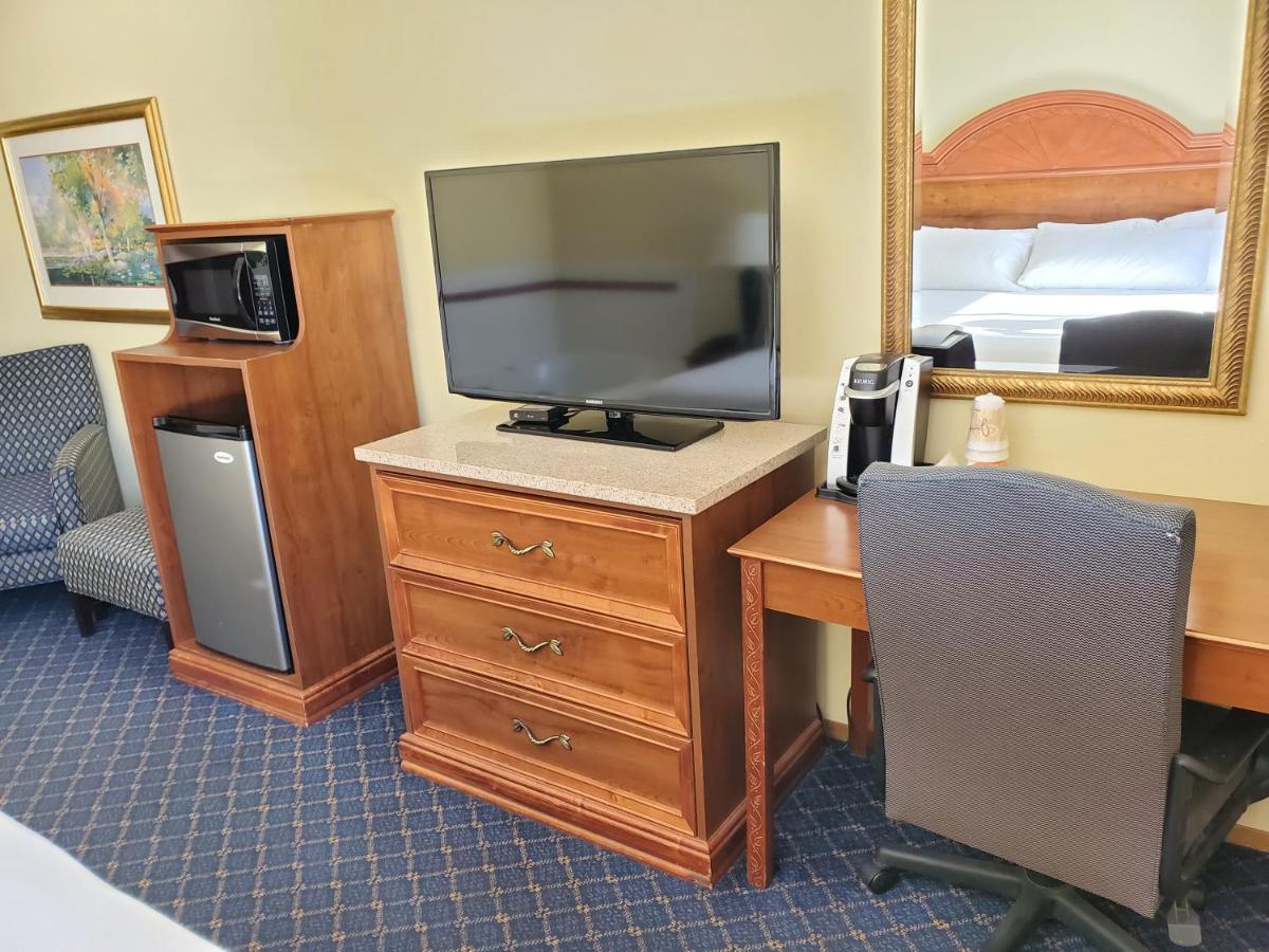 King Room with Spa Bath at City Express by Marriott Bemidji