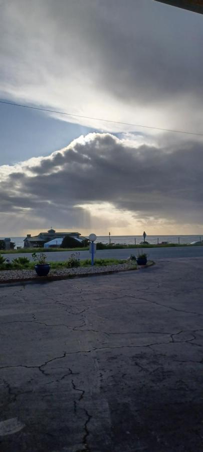 | Coast Riders Inn