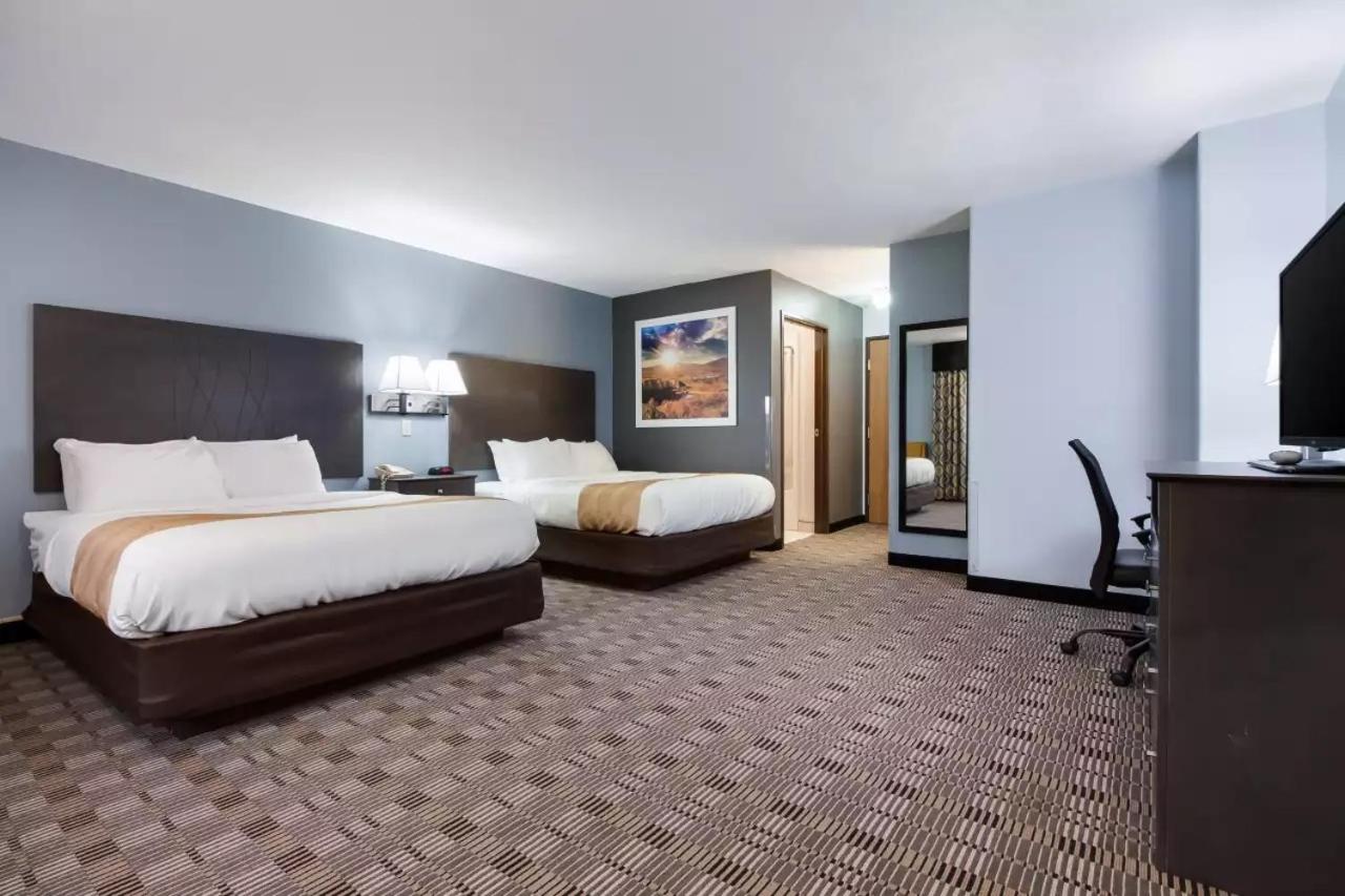 | QualityInn & Suites