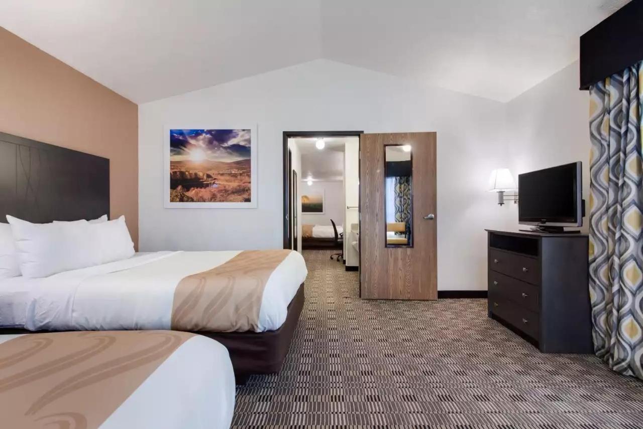 | QualityInn & Suites