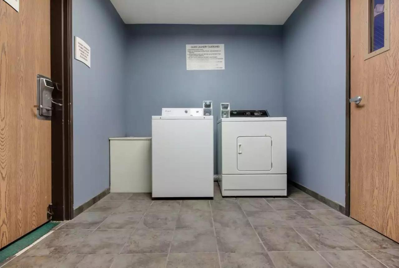 | QualityInn & Suites