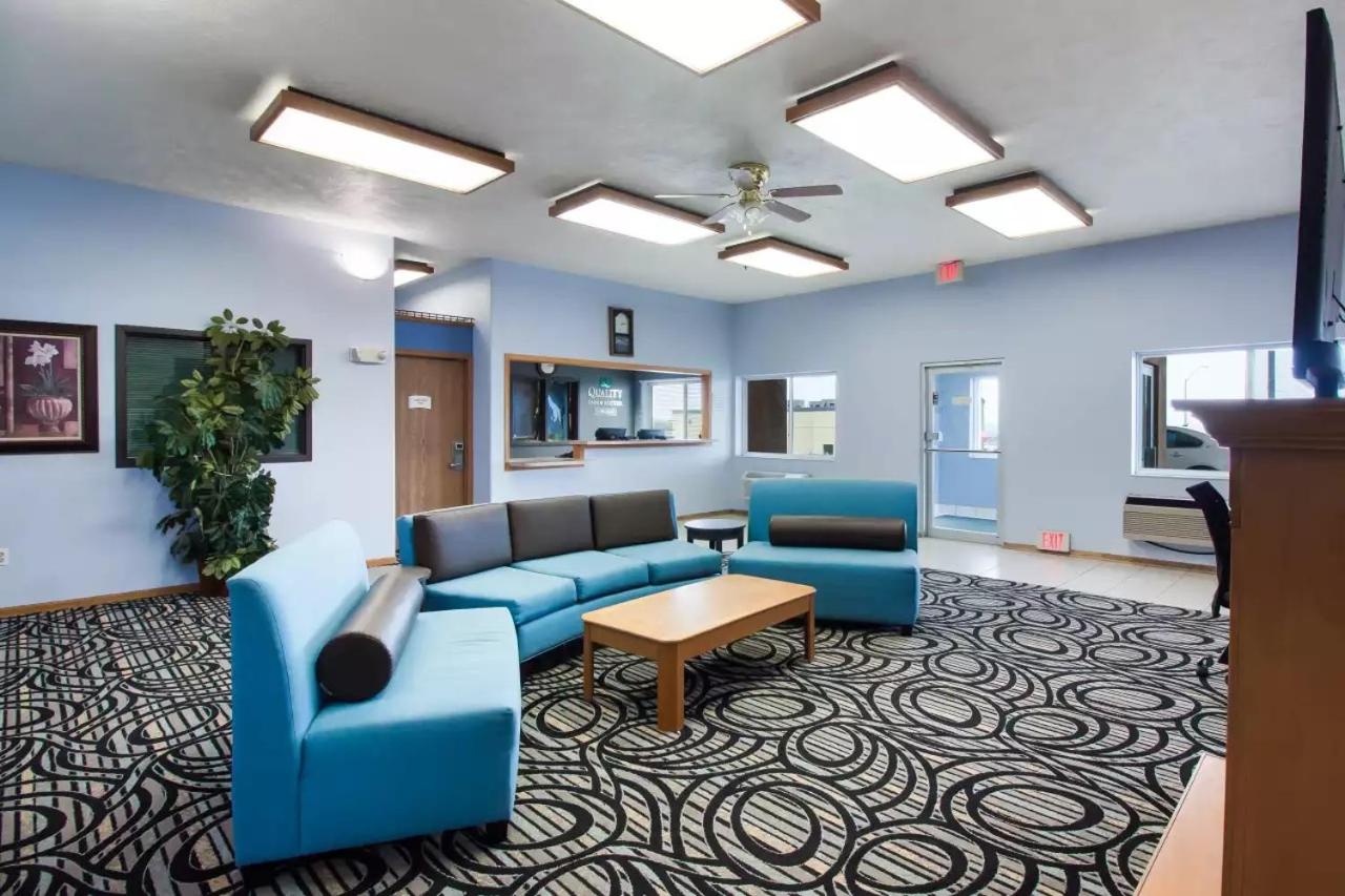 | QualityInn & Suites