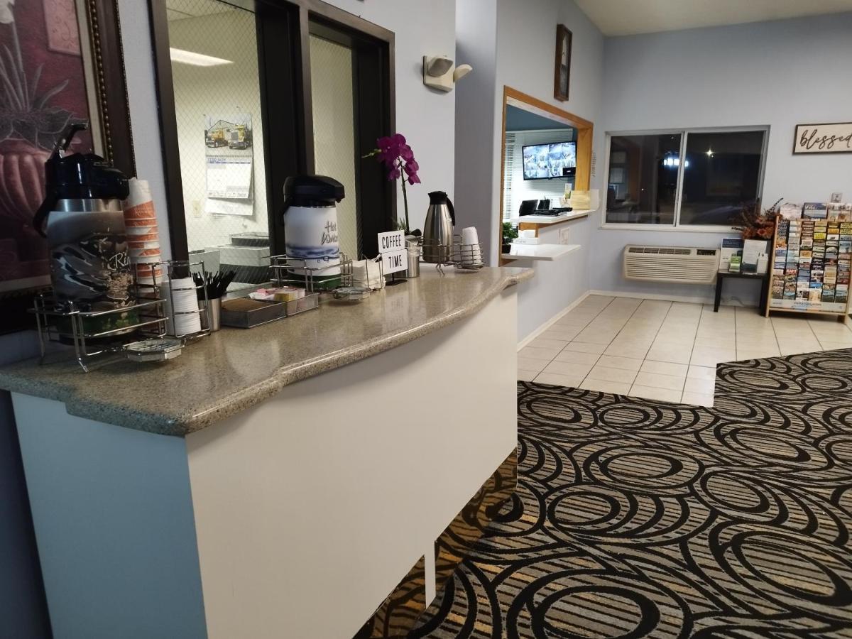 | QualityInn & Suites