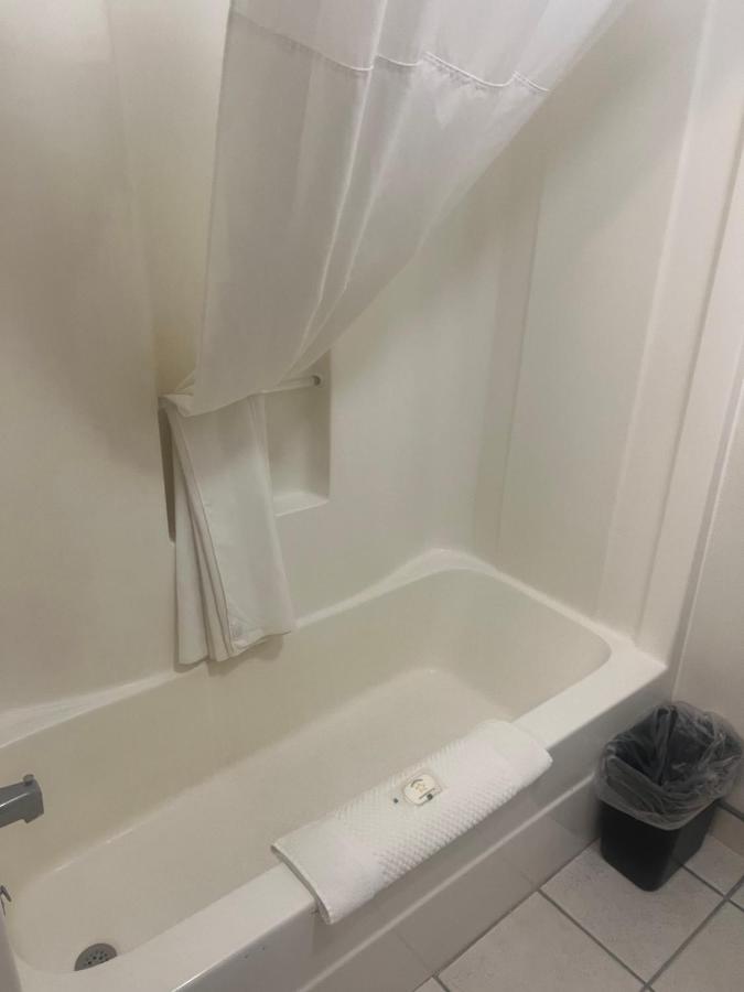 | QualityInn & Suites