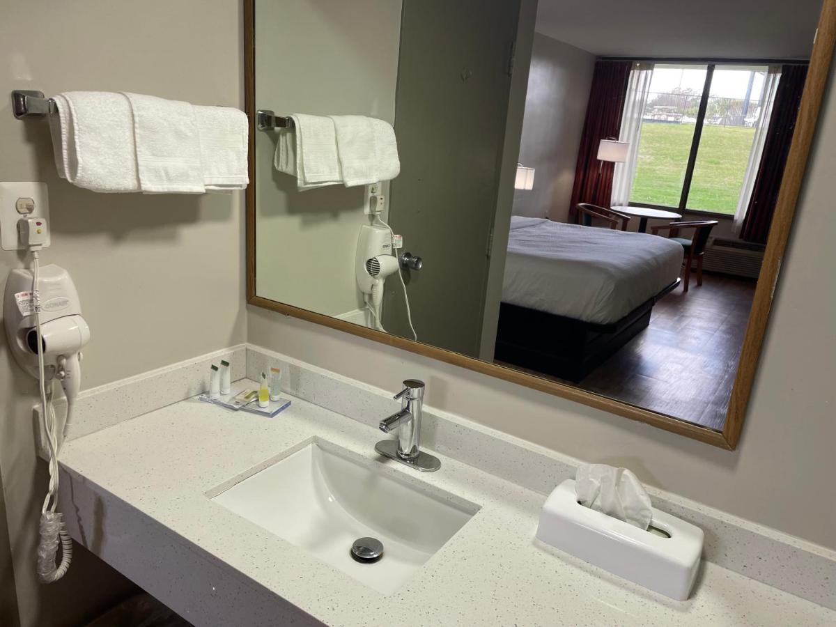 King Studio Suite - Non-Smoking at Days Inn by Wyndham Valdosta/Near Valdosta Mall