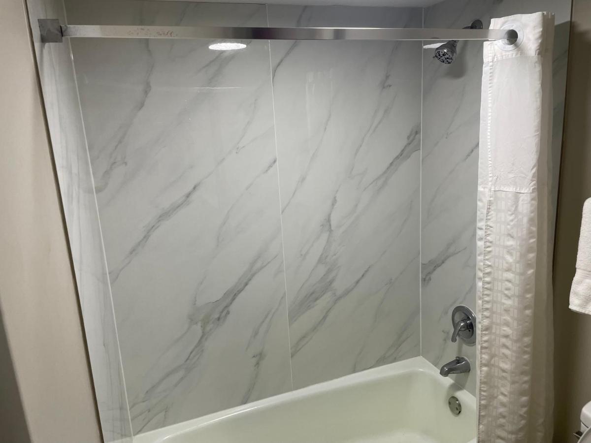 King Studio Suite - Non-Smoking at Days Inn by Wyndham Valdosta/Near Valdosta Mall