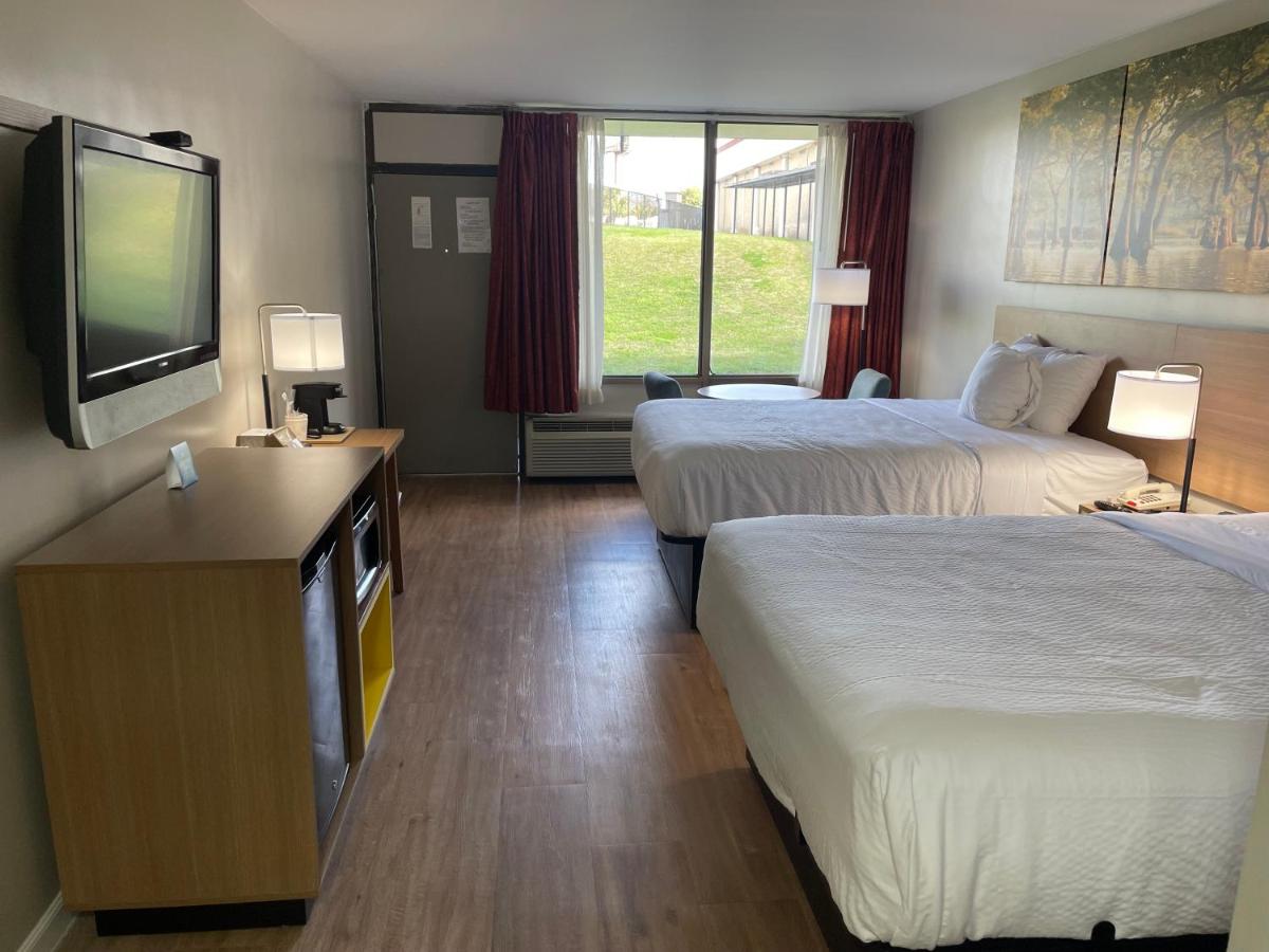 Studio Suite with Two Double Beds - Non-Smoking at Days Inn by Wyndham Valdosta/Near Valdosta Mall