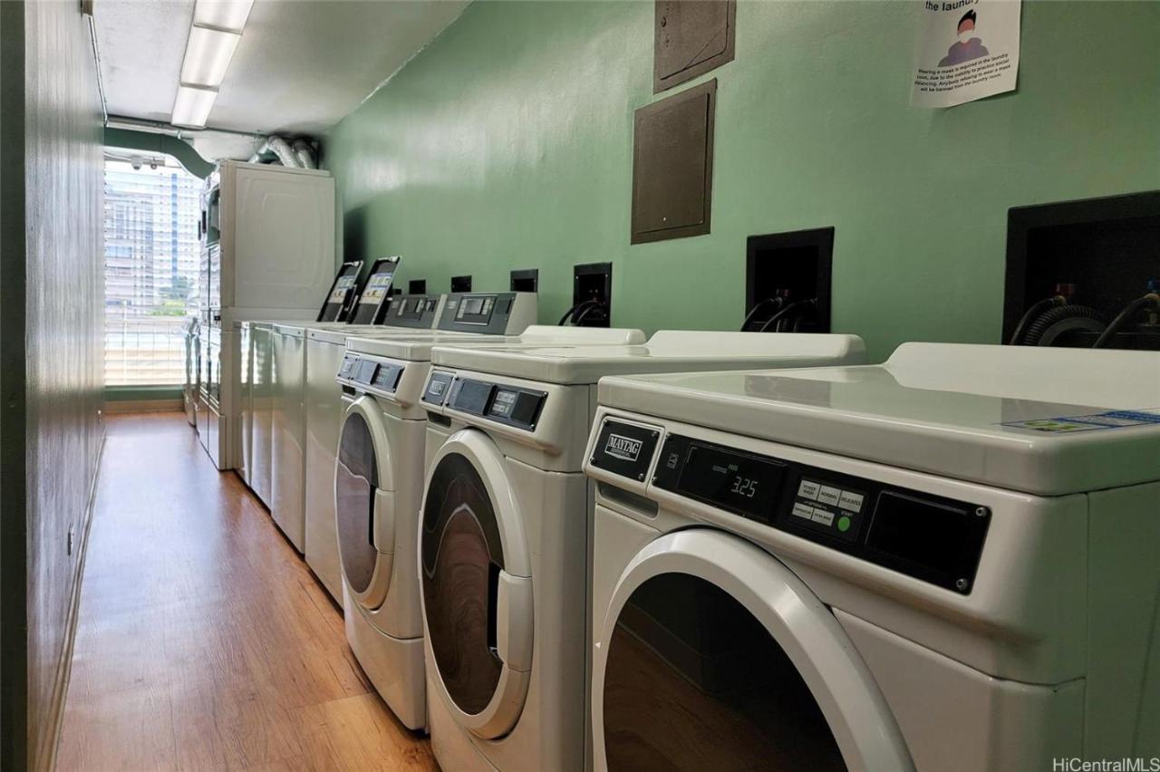  | Marina Oasis Full Kitchen with Laundry and Parking Options