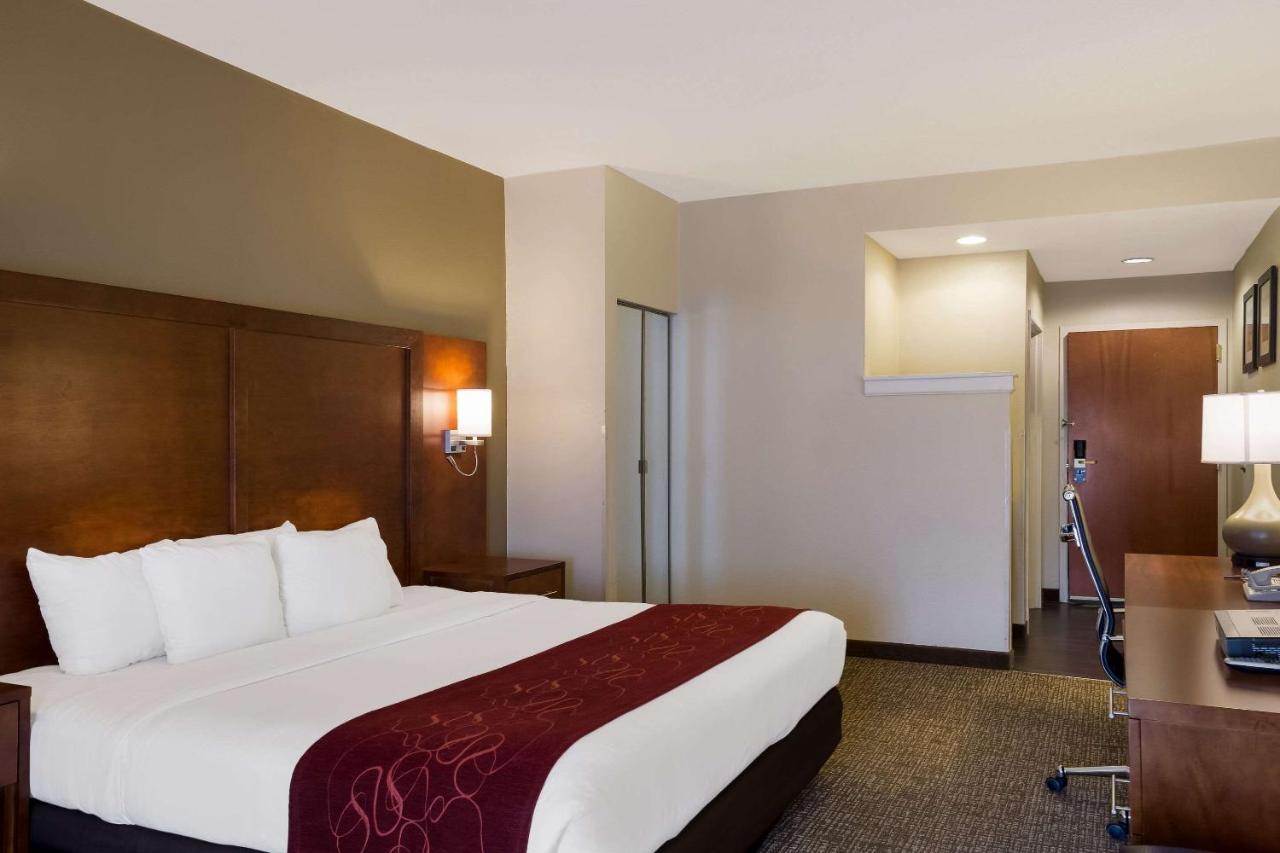 | Comfort Suites Near University