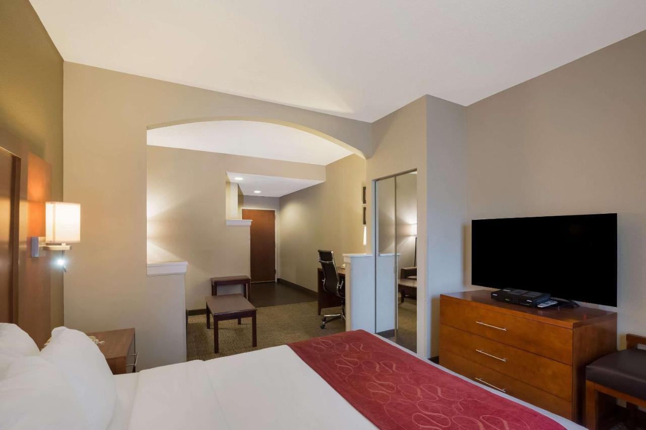 | Comfort Suites Near University