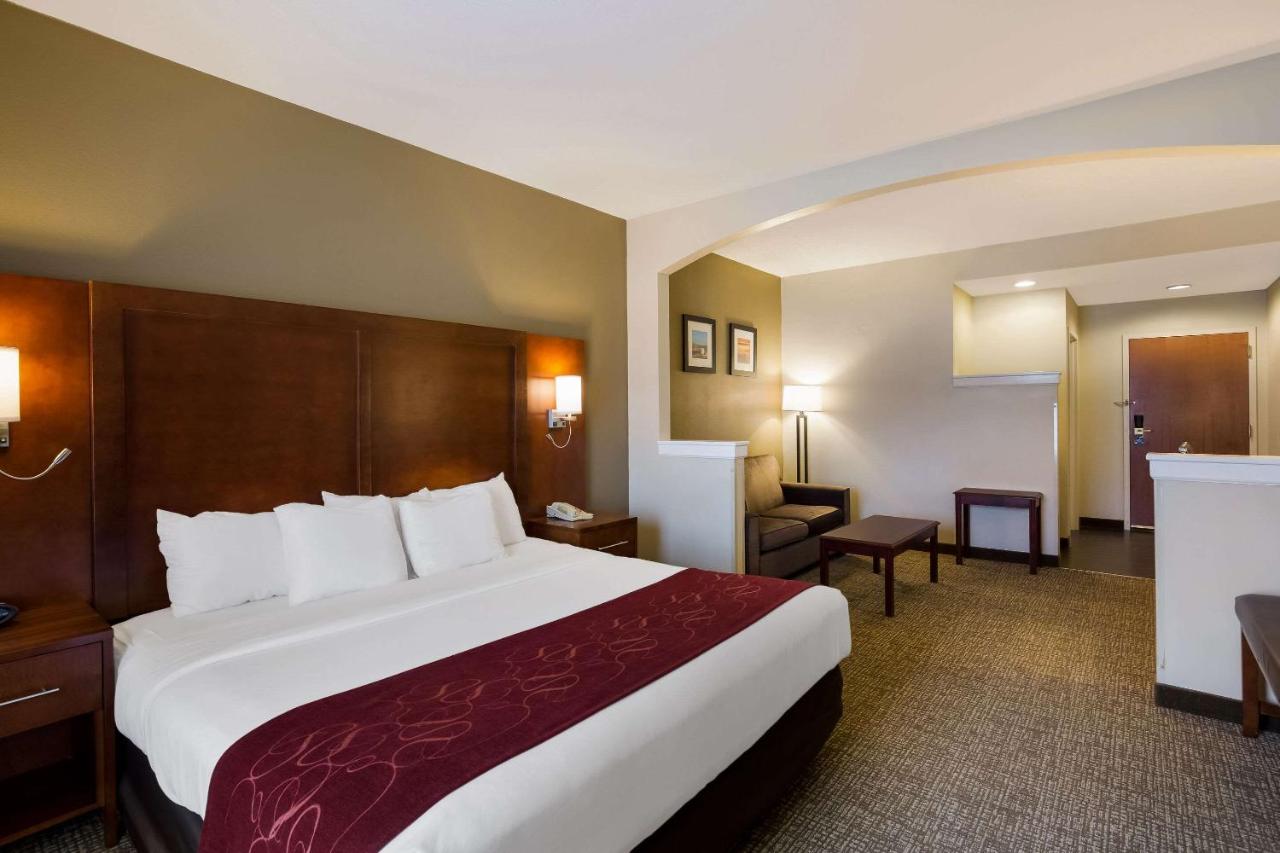 | Comfort Suites Near University