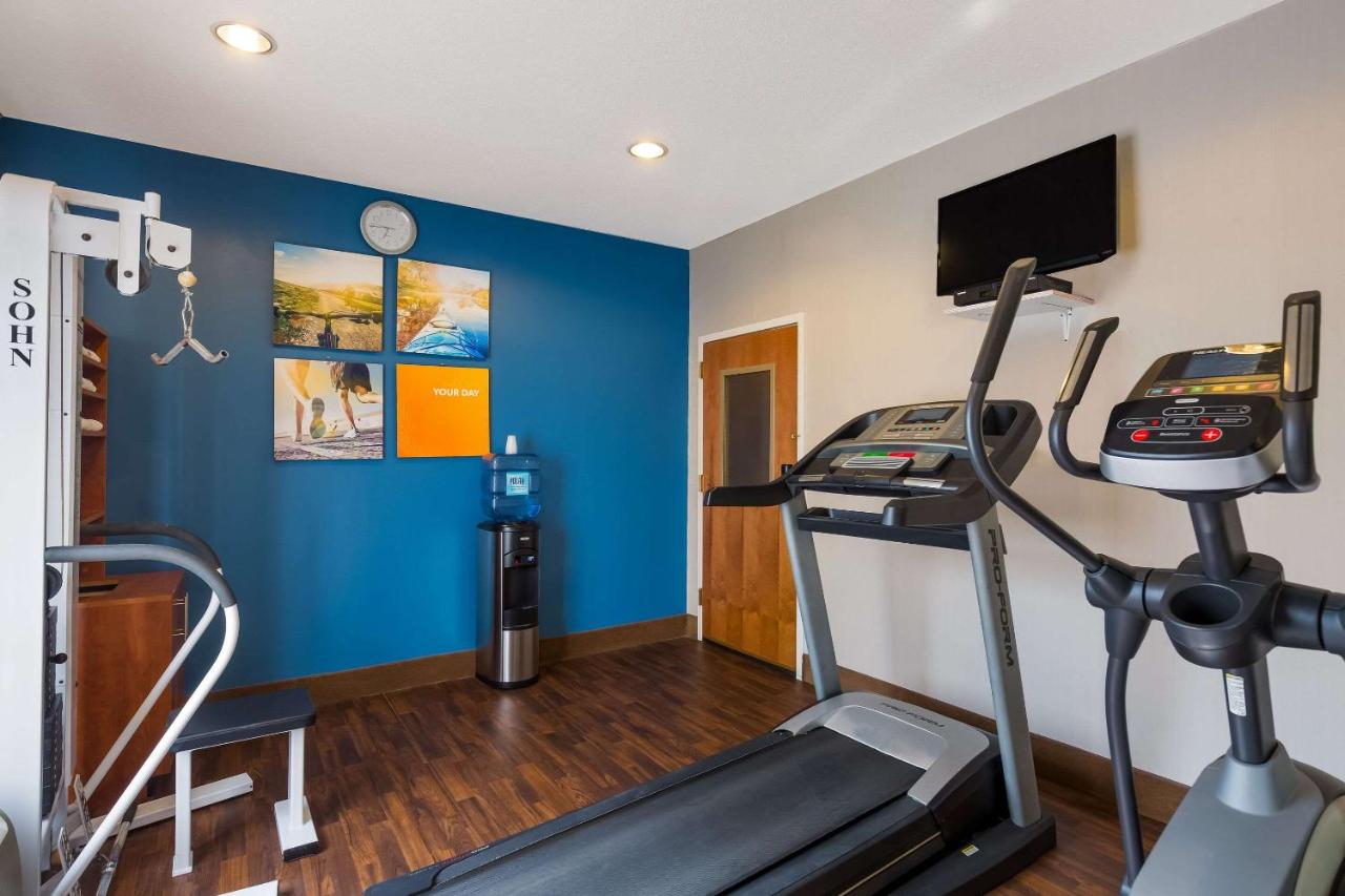 | Comfort Suites Near University