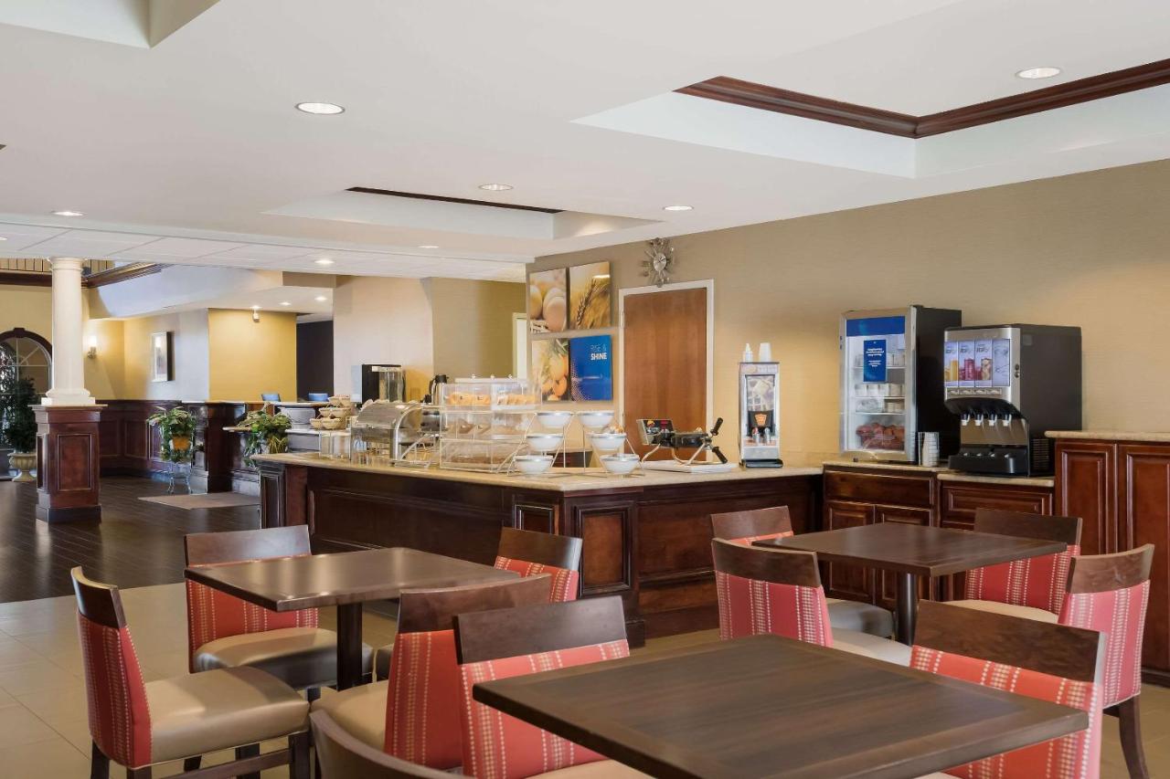 | Comfort Suites Near University