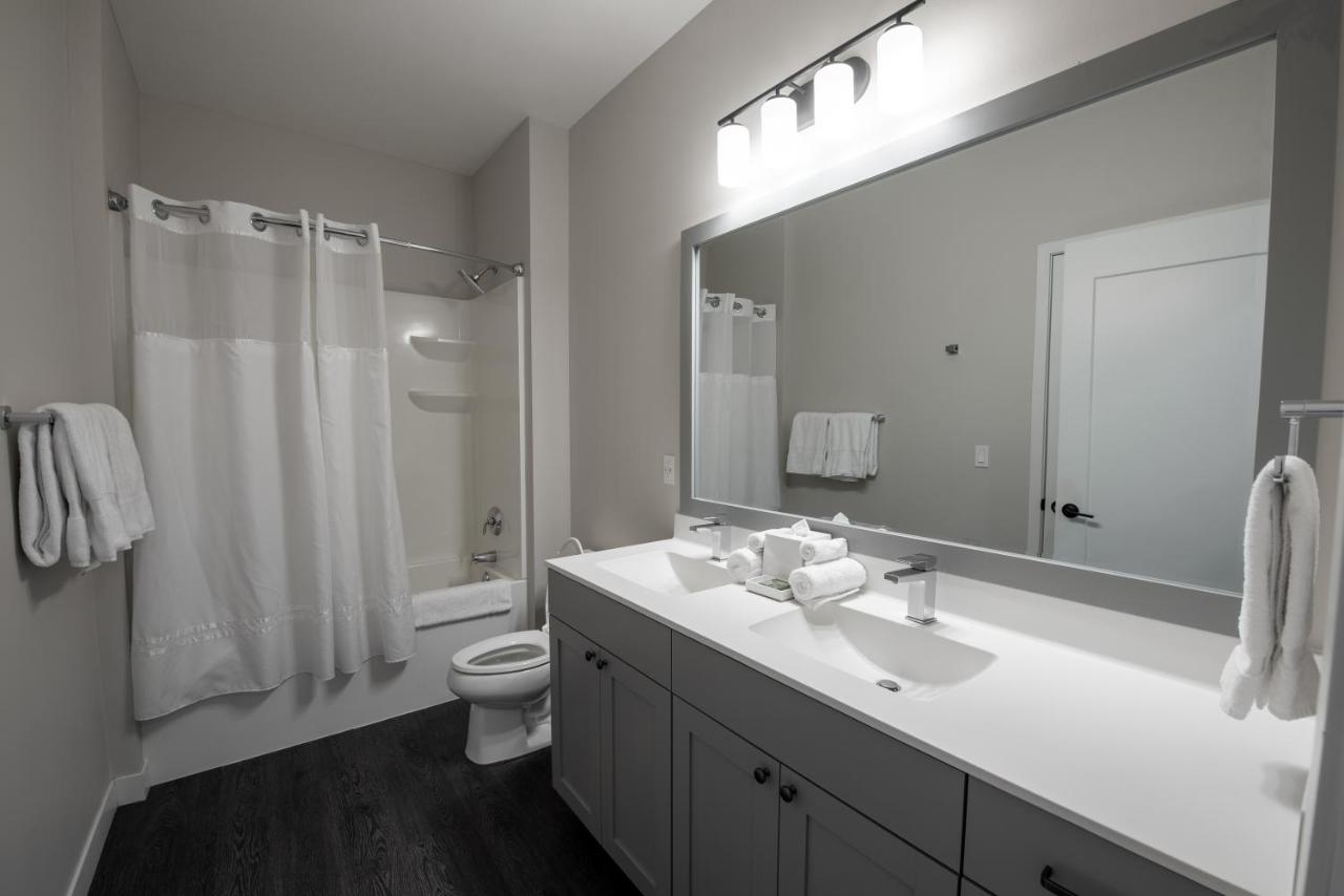 Three-Bedroom Suite at The Berkman