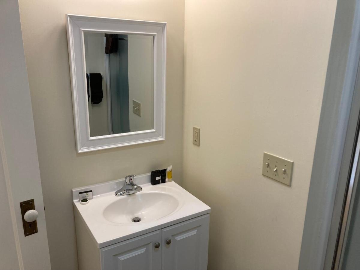 | Tawsty Flower - Haines Suites & Cottages