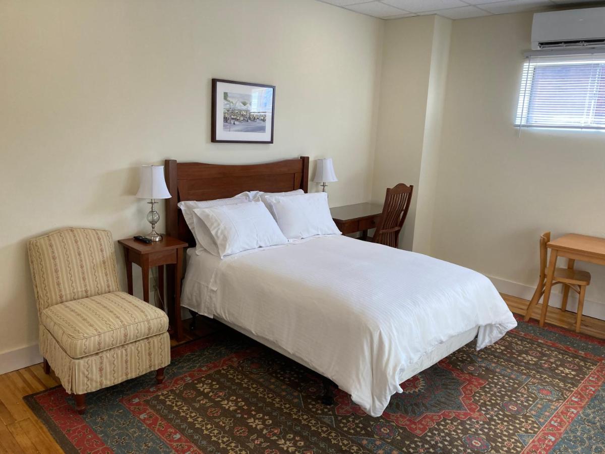 | Tawsty Flower - Haines Suites & Cottages
